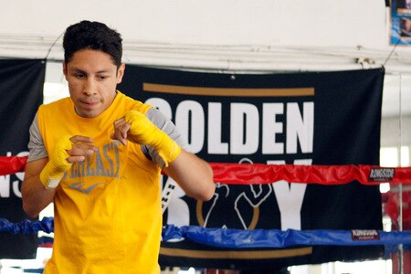 LOS ANGELES, CA - SEPTEMBER 29: Israel Vasquez Two-time Junior Featherweight World Champion shadow boxes during his workout session at Urbina Westside Boxing Gym on September 29, 2009 in Los Angeles, California. Vasquez will return to the ring to face Angel Priolo on October 10, 2009.  <br /><br /><span class="help">(Photo by Jacob de Golish/Getty Images)</span>