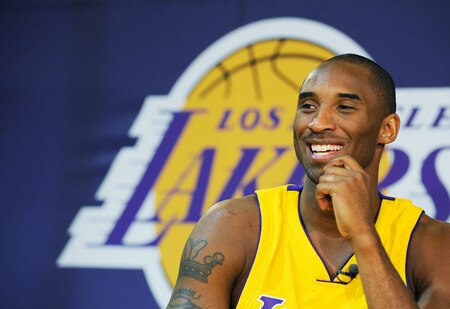 EL SEGUNDO, CA - SEPTEMBER 29:  Kobe Bryant #24 of the Los Angeles Lakers smiles during Lakers media day at the Lakers training facility on September 29, 2009 in El Segundo, California.  <br /><br /><span class="help">(Photo by Kevork Djansezian/Getty Images)</span>
