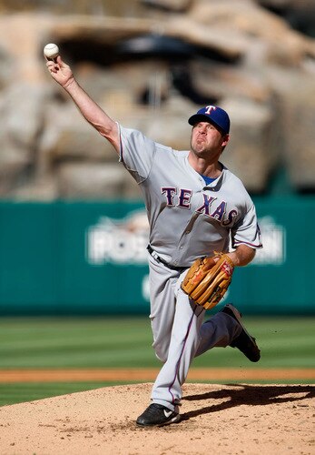 ANAHEIM, CA - OCTOBER 01:  Kevin Millwood #33 of the Texas Rangers pitches against the Los Angeles Angels of Anaheim in the second inning at Angel Stadium on October 1, 2009 in Anaheim, California. The Rangers defeated the Angels 11-3.  <br /><br /><span class="help">(Photo by Jeff Gross/Getty Images)</span>
