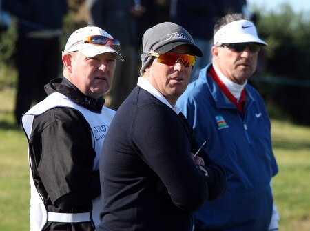 CARNOUSTIE, SCOTLAND - OCTOBER 04: Shane Warne of Austrlalia (centre) and Sir Ian Botham of England (right) the legends of cricket on the tee at the 15th hole during the third round of the Alfred Dunhill Links Championship at Carnoustie Golf Links on October 4, 2009 in Carnoustie, Scotland. The third round was postponed on saturday due to gale force winds.  <br /><br /><span class="help">(Photo by David Cannon/Getty Images)</span>