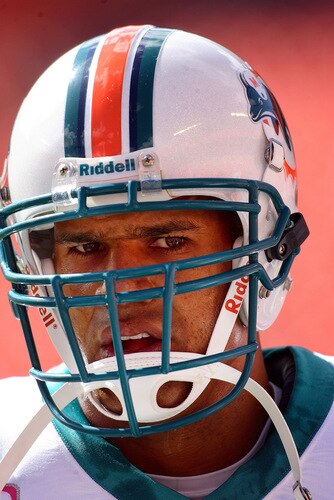 MIAMI - OCTOBER 04:  Jason Taylor #99 of the Miami Dolphins prepares to play against the Buffalo Bills at Land Shark Stadium on October 4, 2009 in Miami, Florida.  <br /><br /><span class="help">(Photo by Marc Serota/Getty Images)</span>
