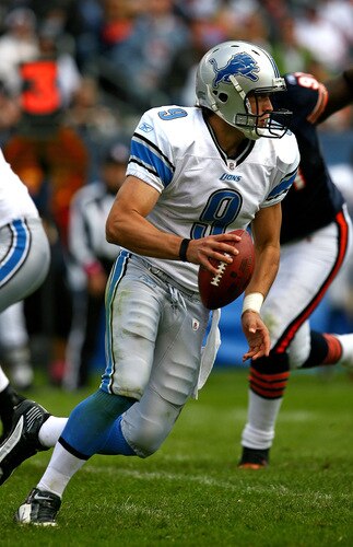 CHICAGO - OCTOBER 04: Matthew Stafford #9 of the Detroit Lions runs out of the pocket against the Chicago Bears on October 4, 2009 at Soldier Field in Chicago, Illinois. The Bears defeated the Lions 48-24. <br /><br /><span class="help">(Photo by Jonathan Daniel/Getty Images)</span>