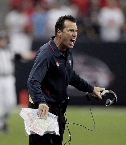 HOUSTON - OCTOBER 04:  Head coach Gary Kubiak of the Houston Texans yells at the official after a miscommunication on whether to except or decline a penalty at Reliant Stadium on October 4, 2009 in Houston, Texas.  <br /><br /><span class="help">(Photo by Bob Levey/Getty Images)</span>