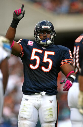 CHICAGO - OCTOBER 04: Lance Briggs #55 of the Chicago Bears celebrates a defensive play against the Detroit Lions on October 4, 2009 at Soldier Field in Chicago, Illinois. The Bears defeated the Lions 48-24. <br /><br /><span class="help">(Photo by Jonathan Daniel/Getty Images)</span>