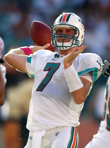 MIAMI - OCTOBER 04:  Quarterback Chad Henne #7 of the Miami Dolphins throws against the Buffalo Bills at Land Shark Stadium on October 4, 2009 in Miami, Florida.  Miami defeated Buffalo 38-10. <br /><br /><span class="help">(Photo by Marc Serota/Getty Images)</span>