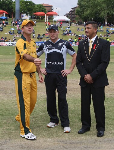 CENTURION, SOUTH AFRICA - OCTOBER 05:  Ricky Ponting (L) of Australia tosses the coin with Brendon McCullum (C) of New Zealand and match referee Roshan Mahanama looking on, during the ICC Champions Trophy Final between Australia and New Zealand played at Supersport Park on October 5, 2009 in Centurion, South Africa.  <br /><br /><span class="help">(Photo by Hamish Blair/Getty Images)</span>