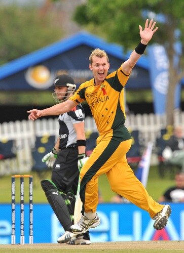 CENTURION, SOUTH AFRICA - OCTOBER 05: Brett Lee of Australia appeals unsuccessfully for lbw against Brendon McCullum of New Zealand given not out on 0 runs during the ICC Champions Trophy final match between Australia and New Zealand from SuperSport Park on October 05, 2009 in Centurion, South Africa.  <br /><br /><span class="help">(Photo by Duif du Toit/Gallo Images/Getty Images)</span>