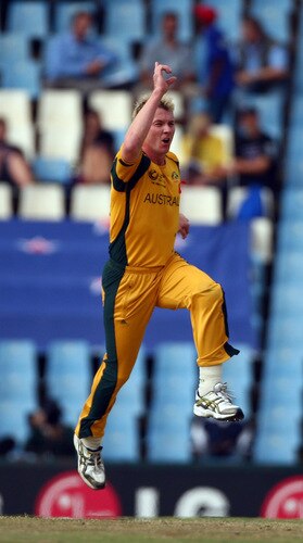 CENTURION, SOUTH AFRICA - OCTOBER 05: Brett Lee of Australia makes an appeal during the ICC Champions Trophy Final between Australia and New Zealand played at Supersport Park on October 5, 2009 in Centurion, South Africa.  <br /><br /><span class="help">(Photo by Julian Herbert/Getty Images)</span>
