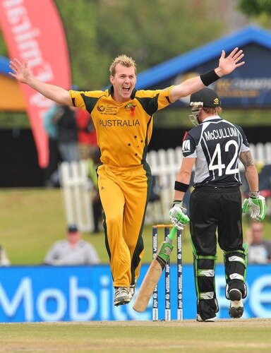 CENTURION, SOUTH AFRICA - OCTOBER 05: Brett Lee of Australia appeals unsuccessfully for lbw against Brendon McCullum of New Zealand given not out on 0 runs during the ICC Champions Trophy final match between Australia and New Zealand from SuperSport Park on October 05, 2009 in Centurion, South Africa.  <br /><br /><span class="help">(Photo by Duif du Toit/Gallo Images/Getty Images)</span>