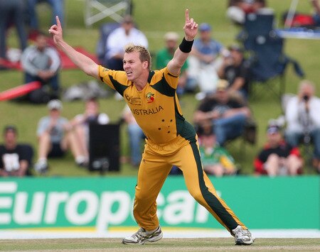 CENTURION, SOUTH AFRICA - OCTOBER 05: Brett Lee of Australia appeals unsuccessfully for lbw against Brendon McCullum of New Zealand given not out on 0 runs during the ICC Champions Trophy final match between Australia and New Zealand from SuperSport Park on October 05, 2009 in Centurion, South Africa.  <br /><br /><span class="help">(Photo by Duif du Toit/Gallo Images/Getty Images)</span>