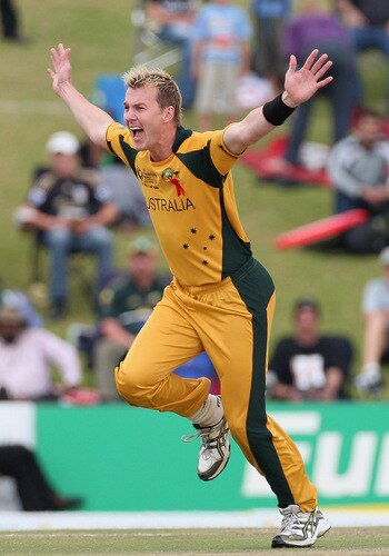 CENTURION, SOUTH AFRICA - OCTOBER 05:  Brett Lee of Australia appeals unsuccessfully against Brendon McCullum of New Zealand during the ICC Champions Trophy Final between Australia and New Zealand played at Supersport Park on October 5, 2009 in Centurion, South Africa.  <br /><br /><span class="help">(Photo by Hamish Blair/Getty Images)</span>