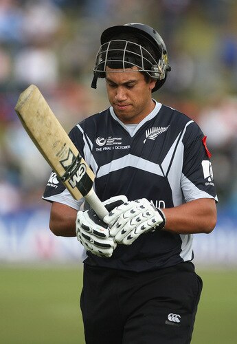CENTURION, SOUTH AFRICA - OCTOBER 05:  Ross Taylor of New Zealand leaves the field after being dismissed during the ICC Champions Trophy Final between Australia and New Zealand played at Supersport Park on October 5, 2009 in Centurion, South Africa.  <br /><br /><span class="help">(Photo by Hamish Blair/Getty Images)</span>
