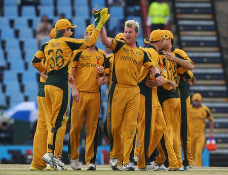 CENTURION, SOUTH AFRICA - OCTOBER 05:  Brett Lee of Australia celebrates taking the wicket of Grant Elloitt of New Zealand during the ICC Champions Trophy Final between Australia and New Zealand played at Supersport Park on October 5, 2009 in Centurion, South Africa.  <br /><br /><span class="help">(Photo by Tom Shaw/Getty Images)</span>