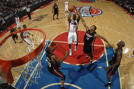AUBURN HILLS, MI - OCTOBER 5:  Ben Gordon #7 of the Detroit Pistons goes up for a shot attempt over Daequan Cook #14 of the Miami Heat in a preseason game at the Palace of Auburn Hills on October 5, 2009 in Auburn Hills, Michigan.  <br /><br /><span class="help">(Photo by Allen Einstein/NBAE via Getty Images)</span>