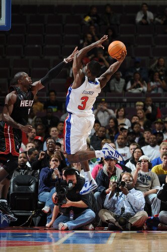 AUBURN HILLS, MI - OCTOBER 5:  Rodney Stuckey #3 of the Detroit Pistons goes up for a shot attempt against Dwyane Wade #3 of the Miami Heat in a preseason game at the Palace of Auburn Hills on October 5, 2009 in Auburn Hills, Michigan.  <br /><br /><span class="help">(Photo by D. Lippitt/Einstein/NBAE via Getty Images)</span>