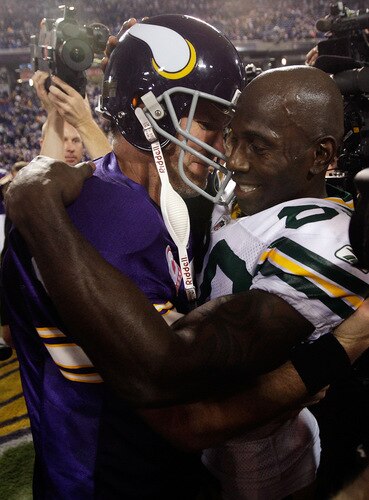 MINNEAPOLIS - OCTOBER 05:  Quarterback Brett Favre #4 of the Minnesota Vikings hugs former teammate Donald Driver #80 of the Green Bay Packers following the Vikings victory over the Packers on October 5, 2009 at Hubert H. Humphrey Metrodome in Minneapolis, Minnesota.  <br /><br /><span class="help">(Photo by Jamie Squire/Getty Images)</span>