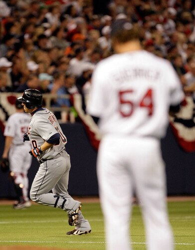 MINNEAPOLIS - OCTOBER 06:  Magglio Ordonez #30 of the Detroit Tigers rounds the bases as pitcher Matt Guerrier #54 of the Minnesota Twins looks on after hitting a home run during the 8th inning of the American League Tiebreaker game on October 6, 2009 at Hubert H. Humphrey Metrodome in Minneapolis, Minnesota.  <br /><br /><span class="help">(Photo by Jamie Squire/Getty Images)</span>
