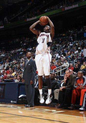 ATLANTA - OCTOBER 7: Jamal Crawford #11 of the Atlanta Hawks puts up a 3-point shot against the New Orleans Hornets during a preseason game on October 7, 2009 at Philips Arena in Atlanta, Georgia.  <br /><br /><span class="help">(Photo by Scott Cunningham/NBAE via Getty Images)</span>