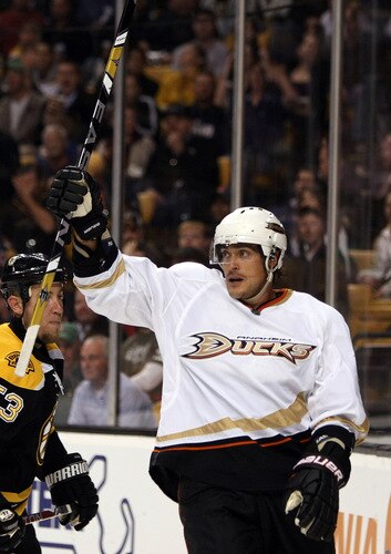 BOSTON - OCTOBER 08:  Teemu Selanne #8 of the Anaheim Ducks celebrates his second goal in the second period against the Boston Bruins on October 8, 2009 at the TD Garden in Boston, Massachusetts.  <br /><br /><span class="help">(Photo by Elsa/Getty Images)</span>