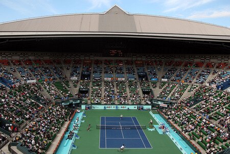 TOKYO - OCTOBER 09:  Lleyton Hewitt of Australia plays a forehand in his match against Edouard Roger-Vasselin of France during day five of the Rakuten Open Tennis tournament at Ariake Colosseum on October 9, 2009 in Tokyo, Japan.  <br /><br /><span class="help">(Photo by Koichi Kamoshida/Getty Images)</span>