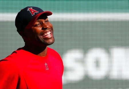 BOSTON - OCTOBER 11:  Torii Hunter #48 of the Los Angeles Angels of Anaheim smiles during batting practice before Game Three of the ALDS against the Boston Red Sox during the 2009 MLB Playoffs at Fenway Park on October 11, 2009 in Boston, Massachusetts. <br /><br /><span class="help">(Photo by Jim Rogash/Getty Images)</span>