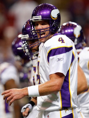 ST. LOUIS - OCTOBER 11:  Quarterback Brett Favre #4 of the Minnesota Vikings during pregame warm-ups before the game against the St. Louis Rams at Edward Jones Dome on October 11, 2009 in St. Louis, Missouri.  <br /><br /><span class="help">(Photo by Ronald Martinez/Getty Images)</span>