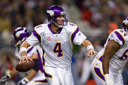 ST. LOUIS, MO - OCTOBER 11: Brett Favre #4 of the Minnesota Vikings looks to pass against the St. Louis Rams at the Edward Jones Dome on October 11, 2009 in St. Louis, Missouri.  <br /><br /><span class="help">(Photo by Dilip Vishwanat/Getty Images)</span>