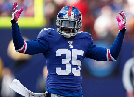 EAST RUTHERFORD, NJ - OCTOBER 11: Kevin Dockery #35 of the New York Giants celebrates in the final seconds against the Oakland Raiders during the game on October 11, 2009 at Giants Stadium in East Rutherford, New Jersey. <br /><br /><span class="help">(Photo by Jared Wickerham/Getty Images)</span>