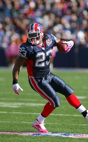 ORCHARD PARK, NY - OCTOBER 11: Marshawn Lynch #23 of the Buffalo Bills runs against the Cleveland Browns  at Ralph Wilson Stadium on October 11, 2009 in Orchard Park, New York.  <br /><br /><span class="help">(Photo by Rick Stewart/Getty Images)</span>