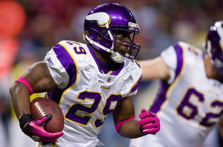 ST. LOUIS, MO - OCTOBER 11: Chester Taylor #29 of the Minnesota Vikings rushes against the St. Louis Rams at the Edward Jones Dome on October 11, 2009 in St. Louis, Missouri.  The Vikings beat the Rams 38-10.  <br /><br /><span class="help">(Photo by Dilip Vishwanat/Getty Images)</span>