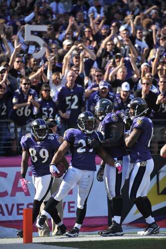 BALTIMORE - OCTOBER 11:  Ray Rice #27 of the Baltimore Ravens celebrates his touchdown against Cincinnati Bengals at M&T Bank Stadium on October 11, 2009 in Baltimore, Maryland. The Bengals defeated the Ravens 17-14. <br /><br /><span class="help">(Photo by Larry French/Getty Images)</span>