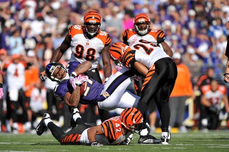 BALTIMORE - OCTOBER 11:  Ray Rice #27 of the Baltimore Ravens makes a catch and gets tackled by the Cincinnati Bengals at M&T Bank Stadium on October 11, 2009 in Baltimore, Maryland. The Bengals defeated the Ravens 17-14. <br /><br /><span class="help">(Photo by Larry French/Getty Images)</span>