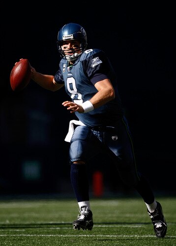 SEATTLE, WA - OCTOBER 11:  Quarterback Matt Hasselbeck #8 of the Seattle Seahawks runs with the ball against the Jacksonville Jaguars at Qwest Field on October 11, 2009 in Seattle, Washington.  <br /><br /><span class="help">(Photo by Jonathan Ferrey/Getty Images)</span>