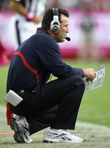 GLENDALE, AZ - OCTOBER 11: Head coach Gary Kubiak of the Houston Texans watches from the sidelines during the NFL game against the Arizona Cardinals at the Universtity of Phoenix Stadium on October 11, 2009 in Glendale, Arizona. <br /><br /><span class="help">(Photo by Christian Petersen/Getty Images)</span>