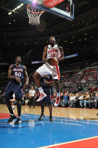 AUBURN HILLS, MI - OCTOBER 11:  DaJuan Summers #35 of the Detroit Pistons drives around Othello Hunter #50 of the Atlanta Hawks in a preseason game at the Palace of Auburn Hills on October 11, 2009 in Auburn Hills, Michigan.  <br /><br /><span class="help">(Photo by D. Lippitt/Einstein/NBAE via Getty Images)</span>