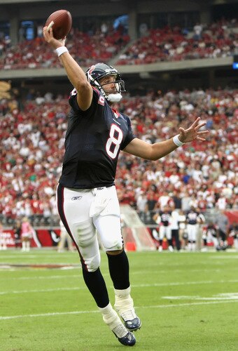 GLENDALE, AZ - OCTOBER 11: Quarterback Matt Schaub #8 of the Houston Texans throws a pass during the NFL game against the Arizona Cardinals at the Universtity of Phoenix Stadium on October 11, 2009 in Glendale, Arizona. <br /><br /><span class="help">(Photo by Christian Petersen/Getty Images)</span>