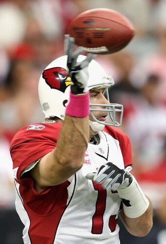 GLENDALE, AZ - OCTOBER 11: Quarterback Kurt Warner #13 of the Arizona Cardinals throws a pass during the NFL game against the Houston Texans at the Universtity of Phoenix Stadium on October 11, 2009 in Glendale, Arizona. <br /><br /><span class="help">(Photo by Christian Petersen/Getty Images)</span>
