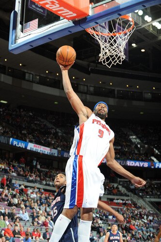 AUBURN HILLS, MI - OCTOBER 11:  Chris Wilcox #9 of the Detroit Pistons dunks against the Atlanta Hawks in a preseason game at the Palace of Auburn Hills on October 11, 2009 in Auburn Hills, Michigan.  <br /><br /><span class="help">(Photo by Allen Einstein/NBAE via Getty Images)</span>