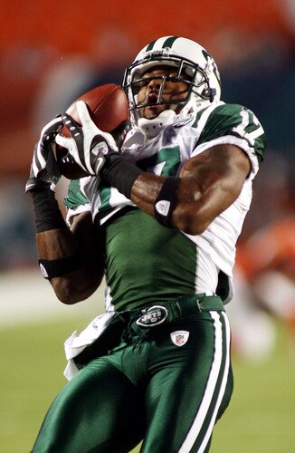 MIAMI - OCTOBER 12:  Receiver Braylon Edwards #17 warms up against the Miami Dolphins at Land Shark Stadium on October 12, 2009 in Miami, Florida.  <br /><br /><span class="help">(Photo by Marc Serota/Getty Images)</span>