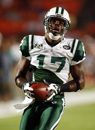 MIAMI - OCTOBER 12:  Receiver Braylon Edwards #17 of the New York Jets warms up against the Miami Dolphins at Land Shark Stadium on October 12, 2009 in Miami, Florida.  <br /><br /><span class="help">(Photo by Marc Serota/Getty Images)</span>