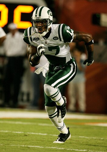 MIAMI - OCTOBER 12:  Wide receiver Braylon Edwards #17 of the New York Jets goes through warm-ups before taking on the Miami Dolphins at Land Shark Stadium on October 12, 2009 in Miami, Florida.  <br /><br /><span class="help">(Photo by Doug Benc/Getty Images)</span>