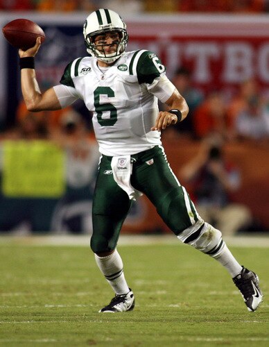 MIAMI - OCTOBER 12:  Quarterback Mark Sanchez #6 of the New York Jets passes against the Miami Dolphins at Land Shark Stadium on October 12, 2009 in Miami, Florida.  <br /><br /><span class="help">(Photo by Marc Serota/Getty Images)</span>