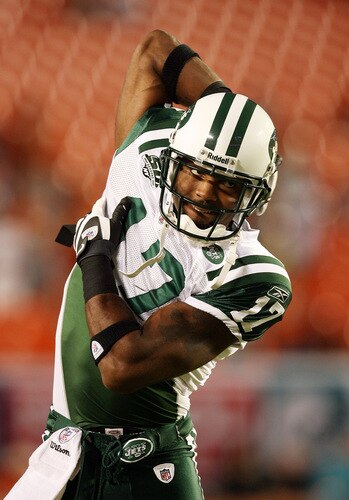 MIAMI - OCTOBER 12:  Wide receiver Braylon Edwards #17 of the New York Jets stretches before taking on the Miami Dolphins at Land Shark Stadium on October 12, 2009 in Miami, Florida.  <br /><br /><span class="help">(Photo by Doug Benc/Getty Images)</span>