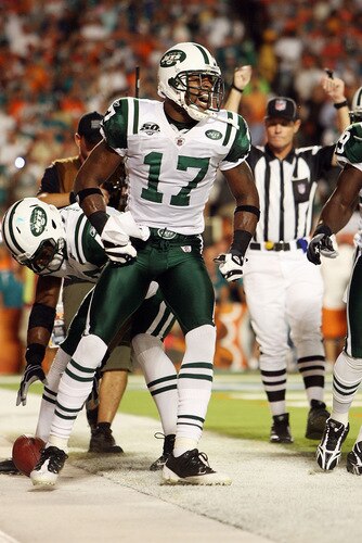 MIAMI - OCTOBER 12:  Wide receiver Braylon Edwards #17 of the New York Jets celebrates his touchdown in the first quarter against the Miami Dolphins at Land Shark Stadium on October 12, 2009 in Miami, Florida.  <br /><br /><span class="help">(Photo by Doug Benc/Getty Images)</span>