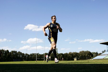 SYDNEY, AUSTRALIA - OCTOBER 13:  Kurt Gidley of the Kangaroos runs around the oval during an Australian Kangaroos training session at Concord Oval on October 13, 2009 in Sydney, Australia.  <br /><br /><span class="help">(Photo by Robert Gray/Getty Images)</span>
