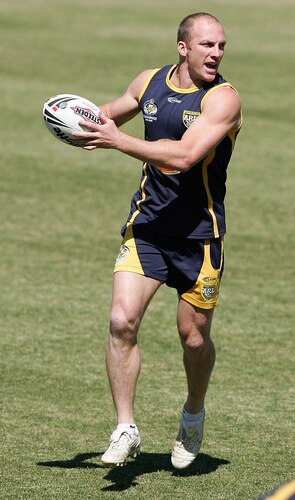 SYDNEY, AUSTRALIA - OCTOBER 13:  Darren Lockyer passes the ball during an Australian Kangaroos training session at Concord Oval on October 13, 2009 in Sydney, Australia.  <br /><br /><span class="help">(Photo by Robert Gray/Getty Images)</span>