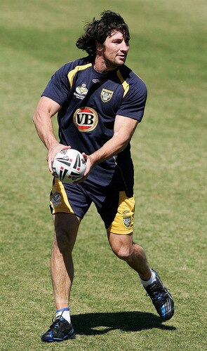 SYDNEY, AUSTRALIA - OCTOBER 13:  Nathan Hindmarsh passes the ball during an Australian Kangaroos training session at Concord Oval on October 13, 2009 in Sydney, Australia.  <br /><br /><span class="help">(Photo by Robert Gray/Getty Images)</span>