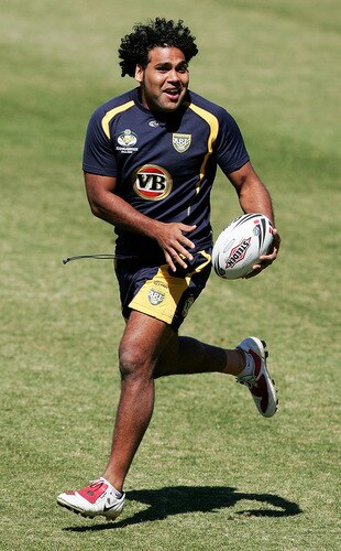 SYDNEY, AUSTRALIA - OCTOBER 13:  Sam Thaiday passes the ball during an Australian Kangaroos training session at Concord Oval on October 13, 2009 in Sydney, Australia.  <br /><br /><span class="help">(Photo by Robert Gray/Getty Images)</span>
