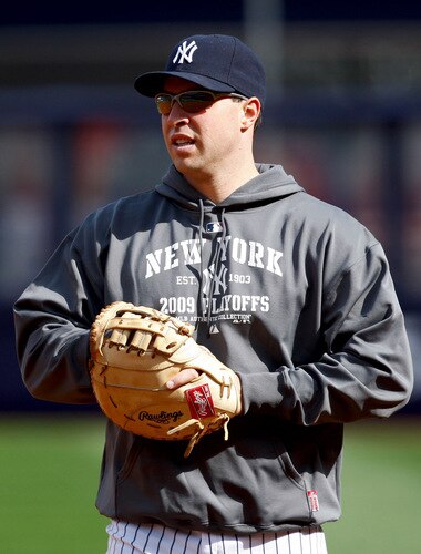NEW YORK - OCTOBER 14:  Mark Teixeira #25 of the New York Yankees warms up during workouts on October 14, 2009 at Yankee Stadium in the Bronx borough of New York City.  <br /><br /><span class="help">(Photo by Jared Wickerham/Getty Images)</span>