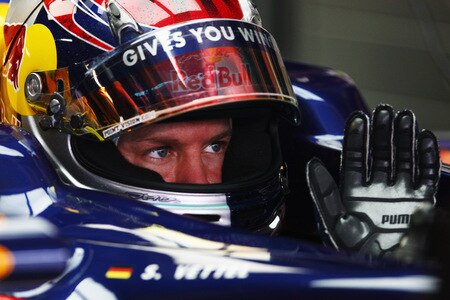 SAO PAULO, BRAZIL - OCTOBER 16:  Sebastian Vettel of Germany and Red Bull Racing prepares to drive during practice for the Brazilian Formula One Grand Prix at the Interlagos Circuit on October 16, 2009 in Sao Paulo, Brazil.  <br /><br /><span class="help">(Photo by Vladimir Rys/Bongarts/Getty Images)</span>